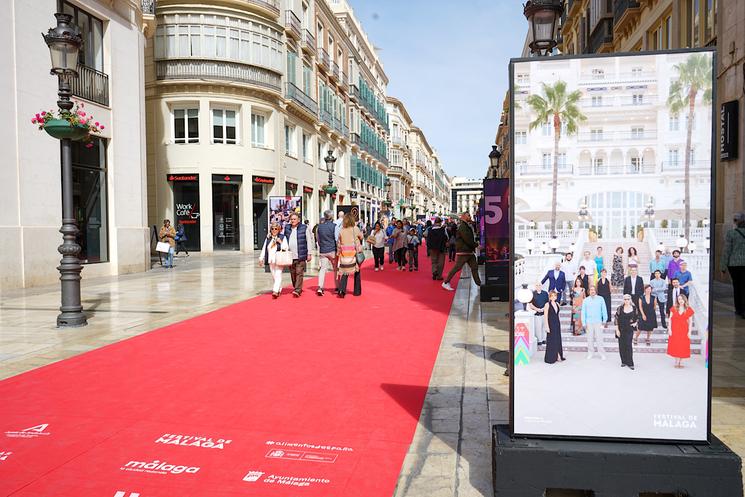 Calle Larios exposition Málaga, paseo de las estrellas " du photographe Eloy Muñoz