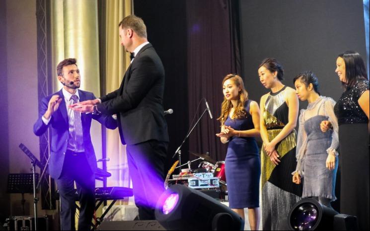 Ferdinand Clovis magicien Hong Kong