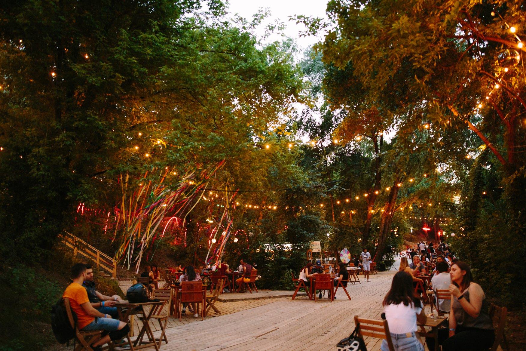 jardin-été-terrasse-bucarest-popas-nostalgia