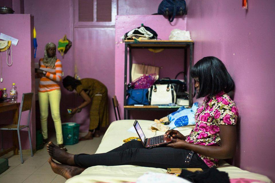 hausse frais université dakar senegal étudiants france