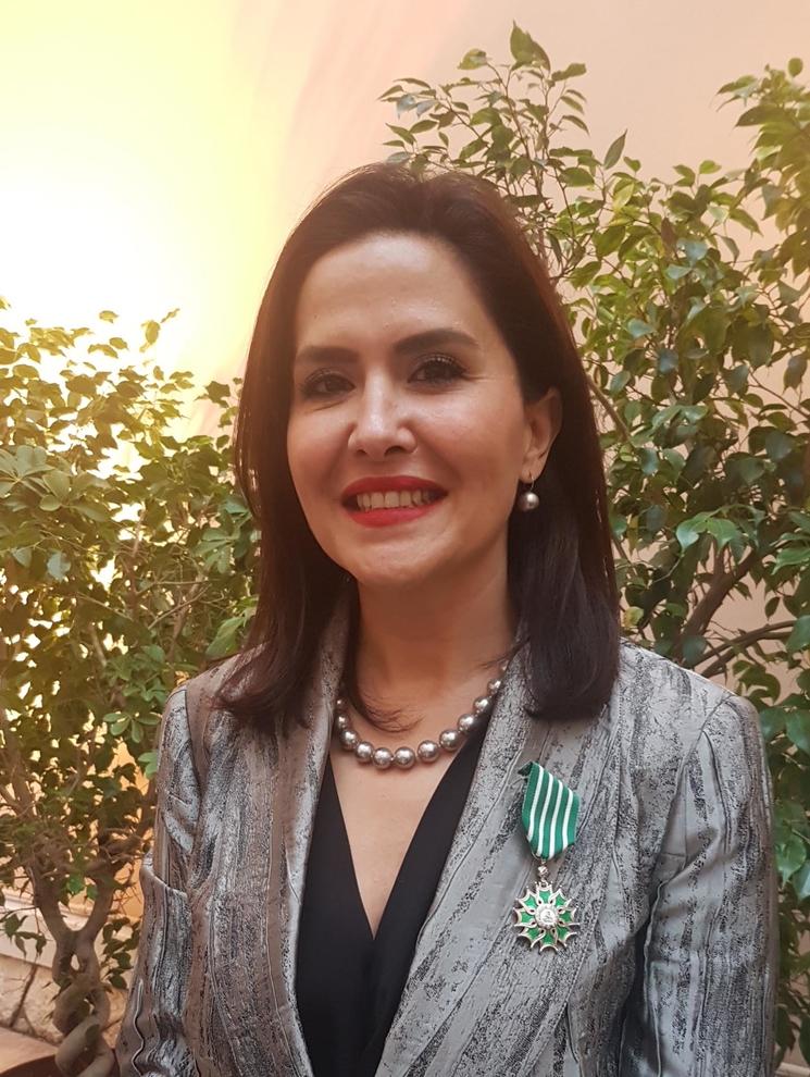 Müjde Unustası, directrice du Centre d'Art Arkas à Izmir, promue le 24 novembre 2021 au grade de Chevalier de l'Ordre des Arts et des Lettres