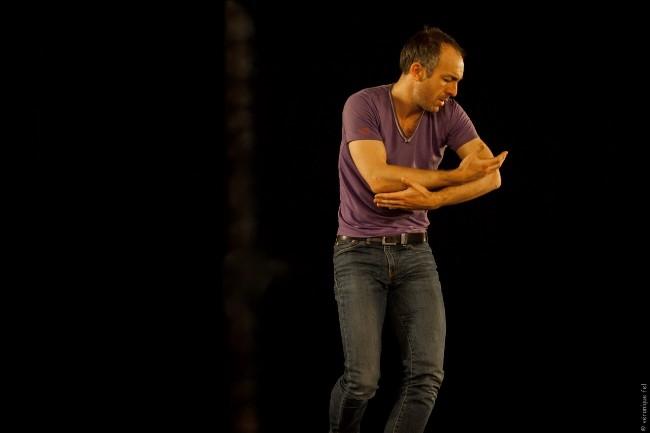 gael leiblang sur scène pour Tu seras un homme papa