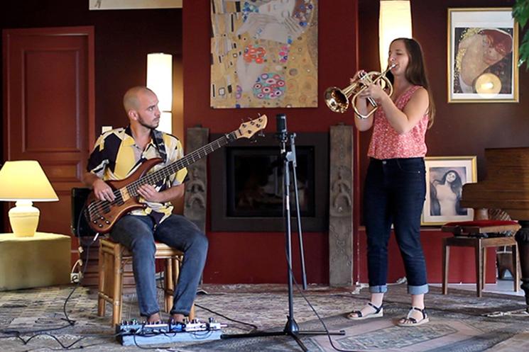 Duo entre le musicien Sroak et la trompettiste Julie Varlet