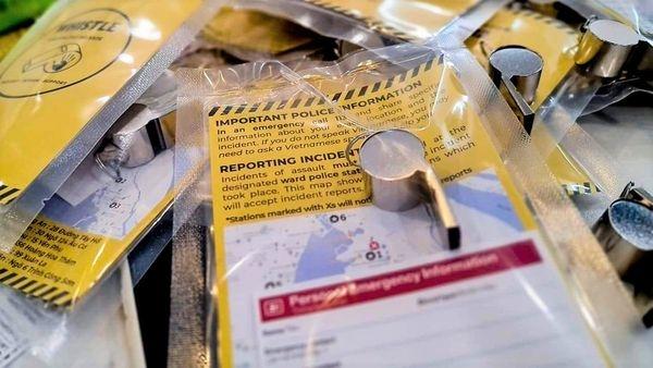 sifflets contre les agressions sexuelles à hanoi au vietnam