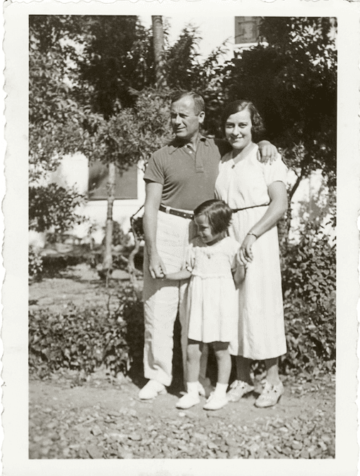 Joan Miró, sa femme et sa fille en 1934