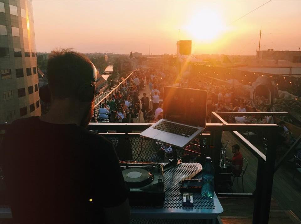 linea-closer-to-the-moon-terrasse-ete-bucarest-rooftop