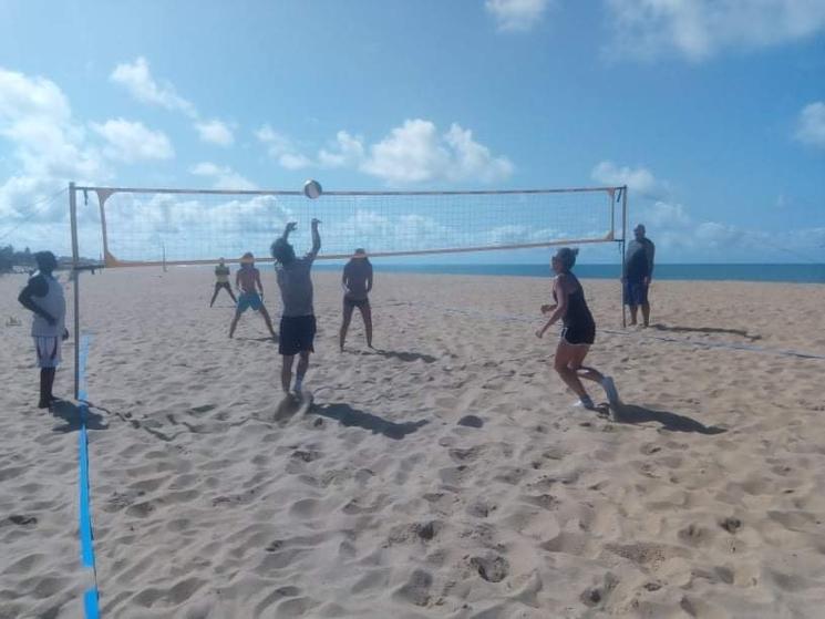 Tournoi de beach-volley au Cali Cali