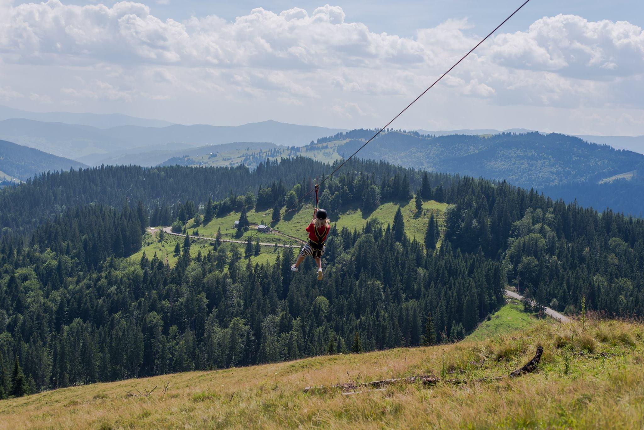 tyrolienne-la-palma-bucovina-roumanie-tourisme
