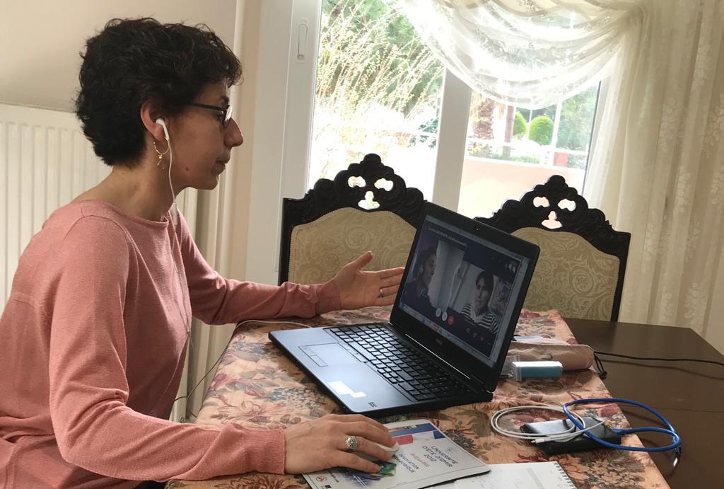 Güzin Izmir coronavirus institut français