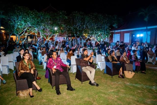 Les invités de l'inauguration de l'exposition Women Artists of Asia Pacific – Nostalgi Transendensi du musée Pasifika de Bali