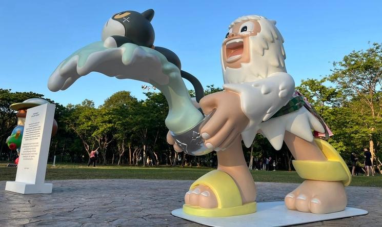 Sculpture Lumphini Park Bangkok