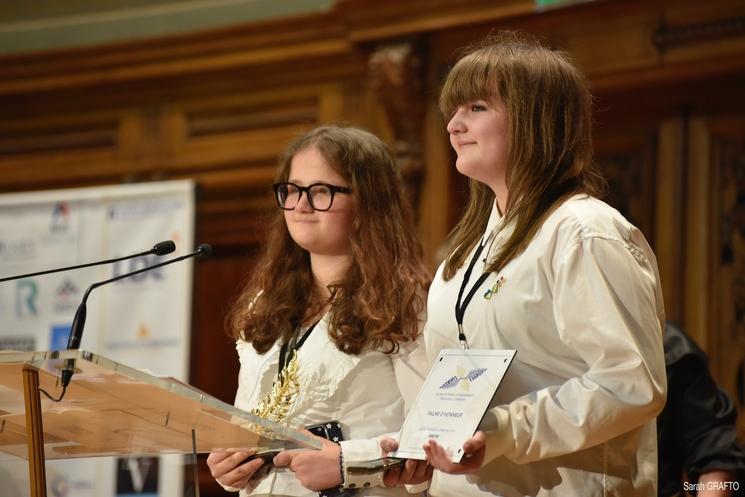 Les élèves du Lycée français de Kiev qui ont récupérés la Palme d'Honneur