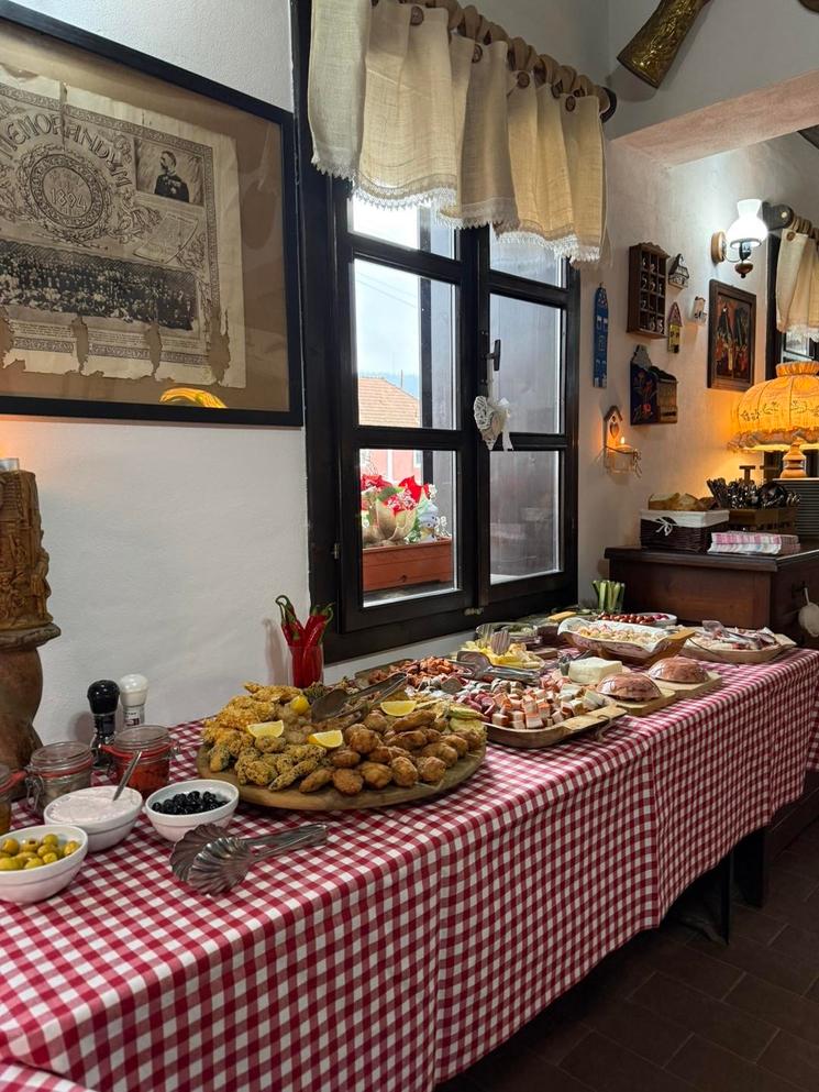 punct gastronomic local