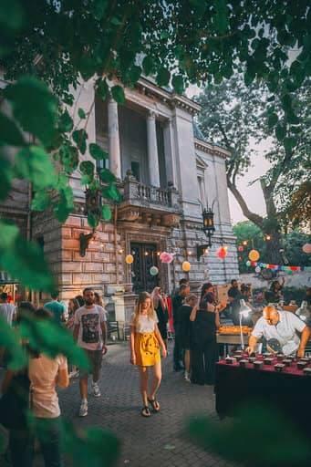 open-monteoru-bucarest-terrasse-été