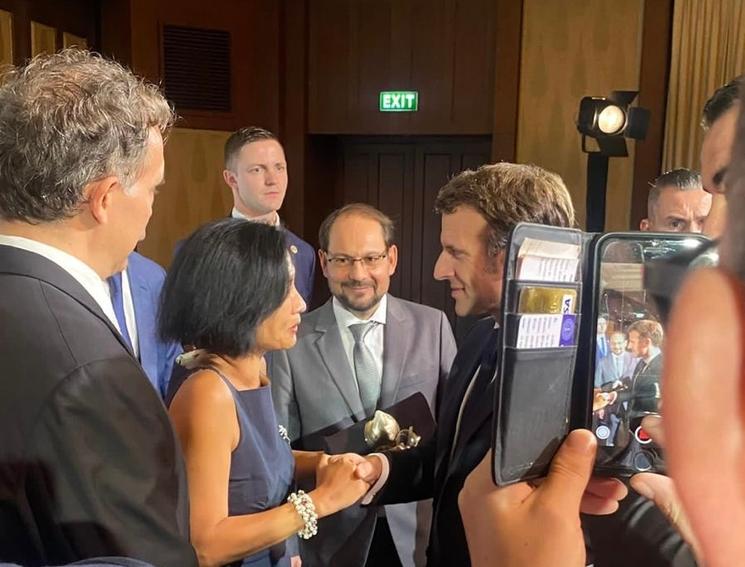 Siline Ng-Amphoux et Emmanuel Macron