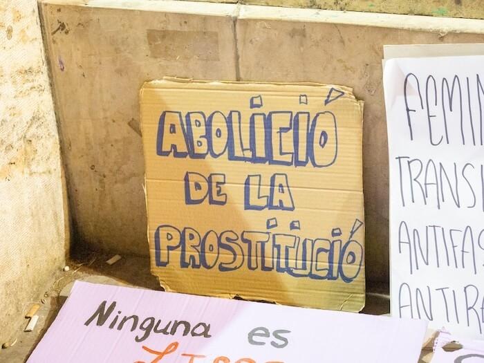 une affiche contre la prostitution