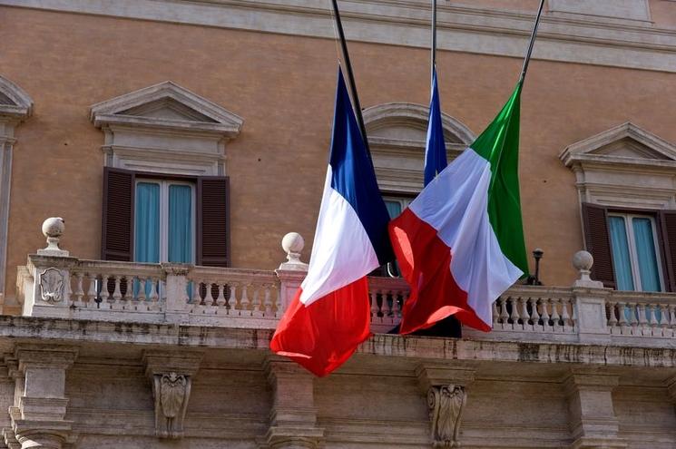Drapeau italien et français