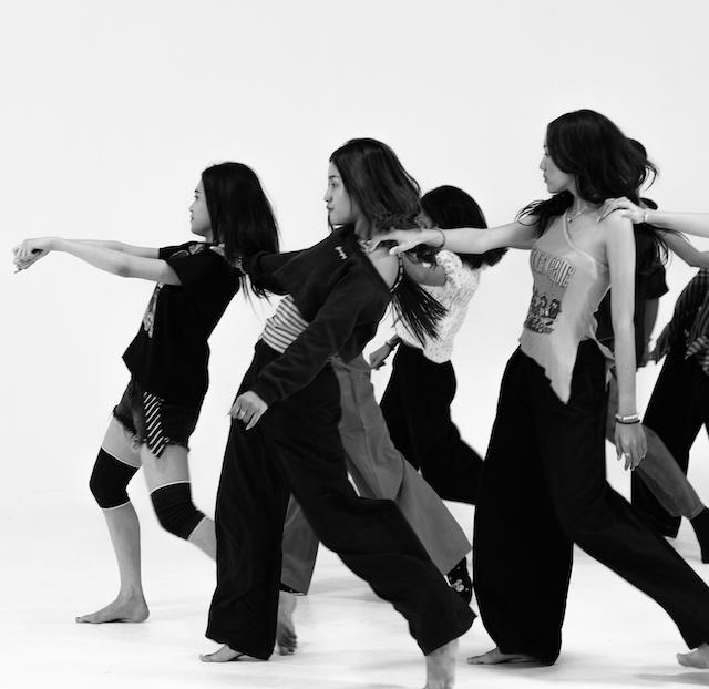 A Little Bit All Over The Place : la danse contemporaine cambodgienne s’empare de Tiktok