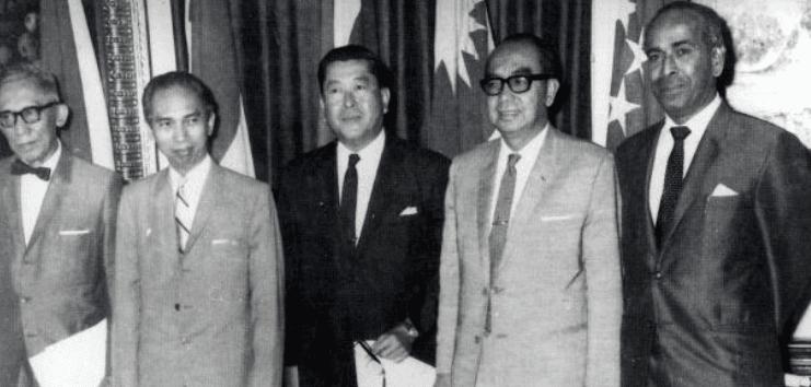 Les représentants de cinq membres fondateurs de l’ASEAN le jour de sa création.
