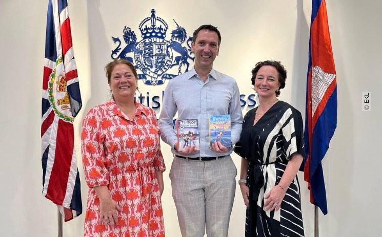 Dominic Williams, Ambassadeur du Royaume-Uni, reçoit Ariane Chapelle rencontre accompagnée de Fabienne Hankard, Vice-présidente de