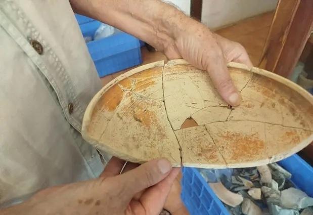 Armand Desbat : "Au Cambodge, la céramique est le témoin des sociétés anciennes"