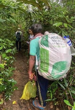 Au sommet du Cambodge, la vie d’un guide hors du commun