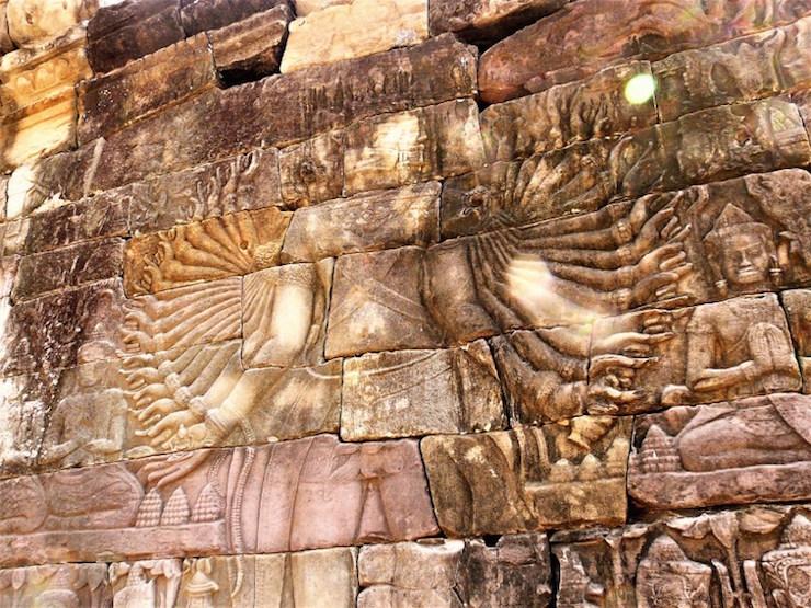 Avalokiteshvara aux multiples bras