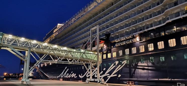 Mein Schiff 2 dans port de Malaga