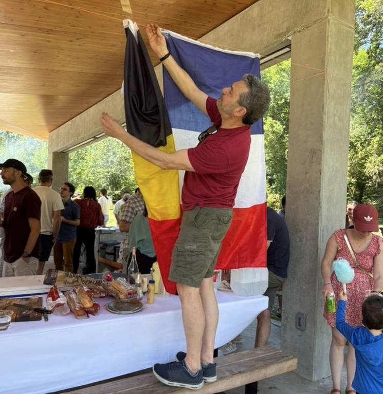 Drapeaux francophone au BBQ 2026 de l'UFE Seattle - Crédit Sjj