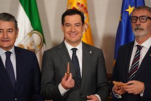 Juanma Moreno Carnaval Cadiz