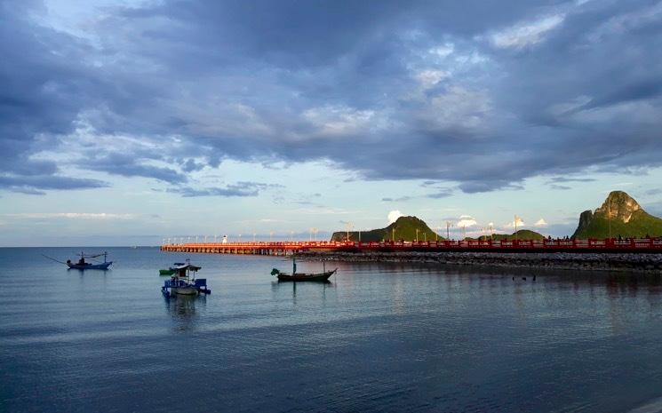 Decouverte de la station balneaire de Prachuap Kiri Khan en Thailande