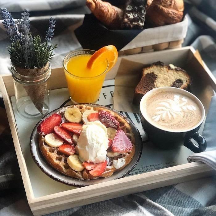 un brunch à Bastard Coffee & Kitchen à Valencia