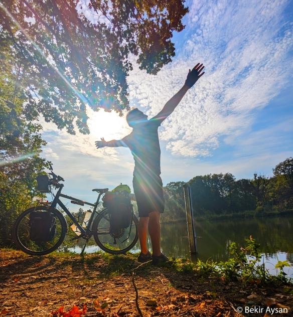 Levé de soleil extrêmement émouvant lors de ma première rencontre avec mon majestueux compagnons de voyage : le Danube !