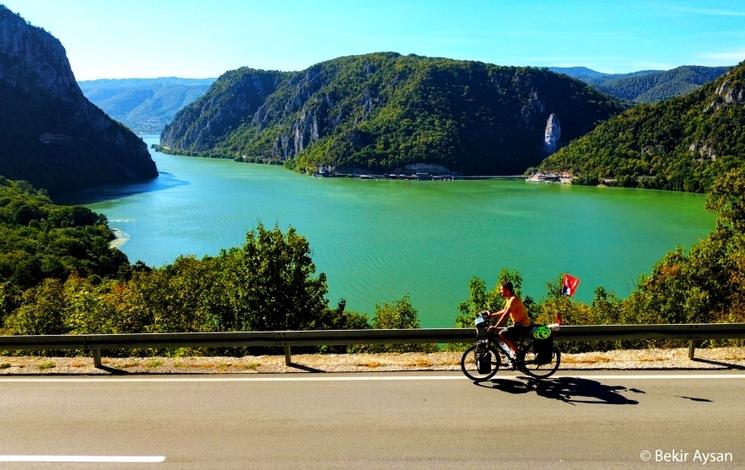 Je les ai redoutées, les Portes de fer, machoire Serbo-Roumaine et le roi décébale qui me suit du regard
