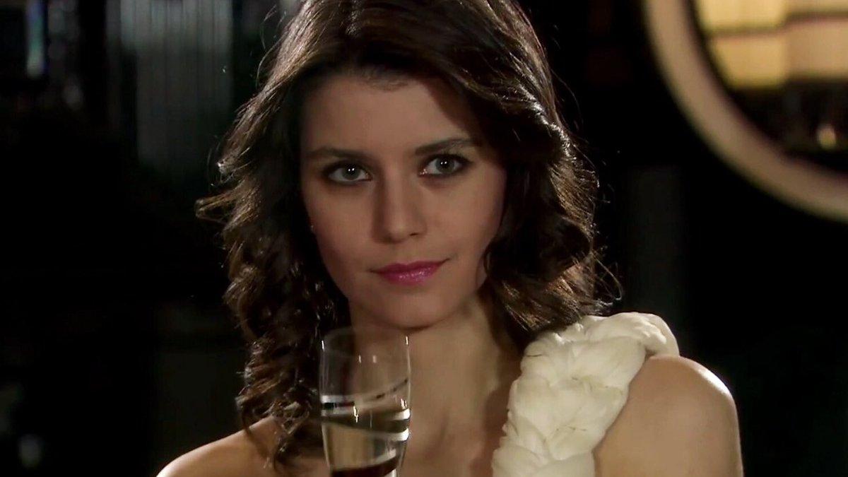 Beren Saat séries turques
