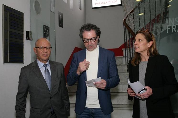 L'écrivain Bouziane Khodja, l'articte valencien Antonio Camaro et Marie-Cécile Le Luec, la Directrice de l'Institut Français