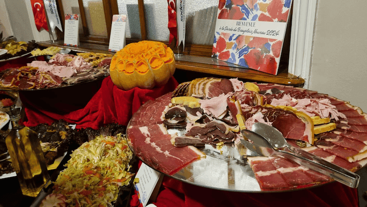 Buffet charcuteries Beaujolais Nouveau Izmir 2024