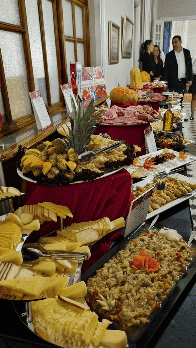 Buffet fromages Beaujolais Nouveau 2024