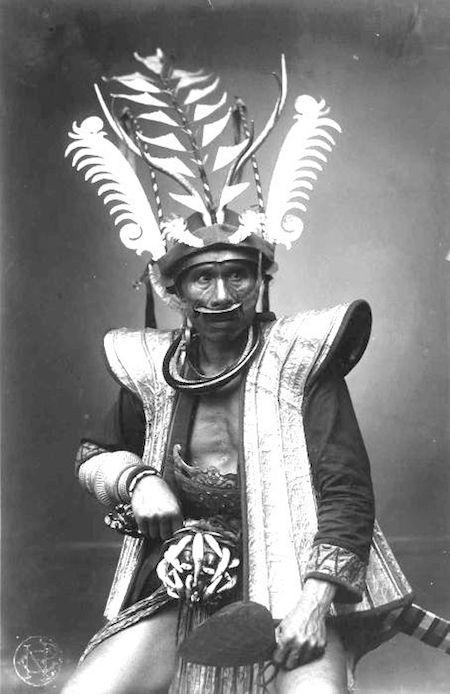 Nias guerrier Kalabubu