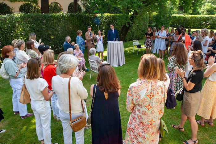 Les autorités présentes saluent les invités