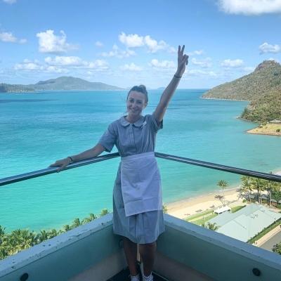 Camille Pomies à bord d'un bâteau