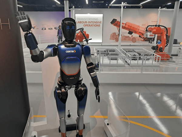 Ce robot répond en français à toutes vos questions (© Jean-Michel Bardin)