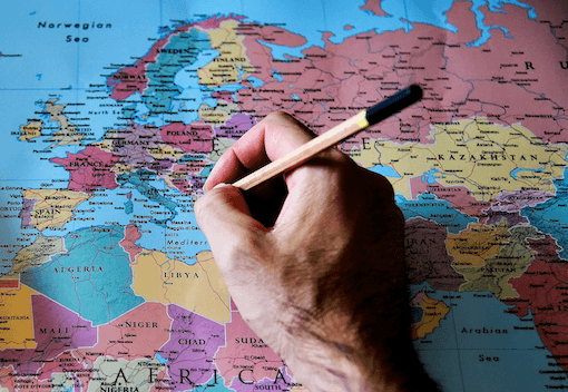 expatrié ou émigré