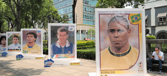 Cartes Panini géantes sur L´Avenue Reforma
