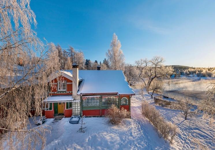 Photographie de la maison rouge de l'artiste Carl Larsson