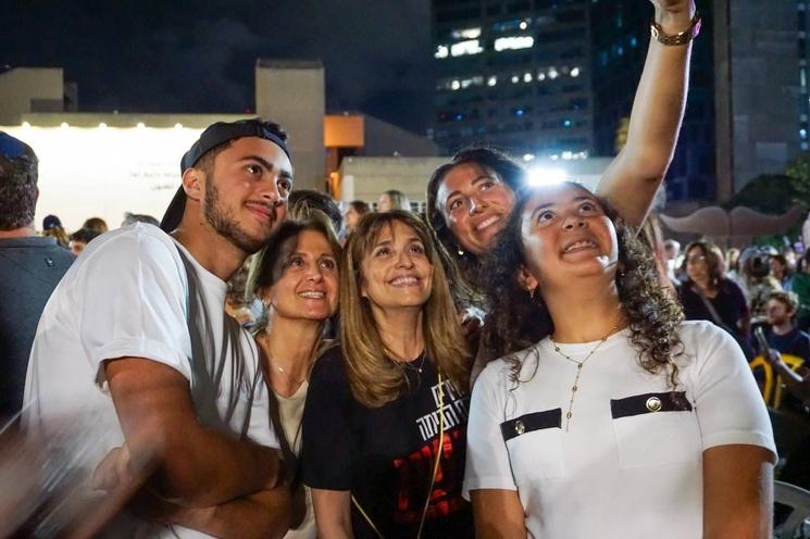 Libération d'otages Israéliens à Tel Aviv, Caroline Yadan présente sur place. (Crédit : Julie Piton Saint Martin)