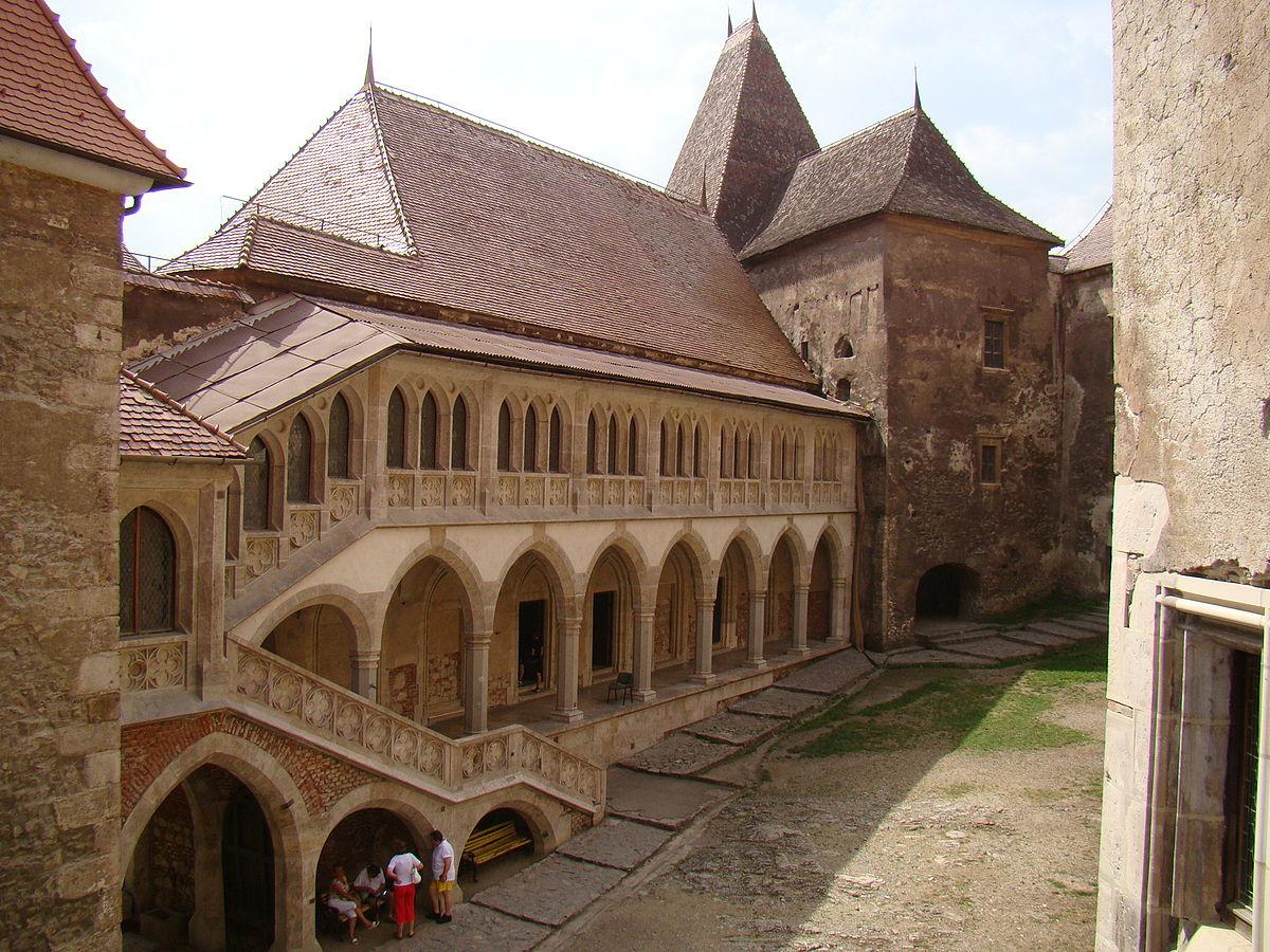 corvin-chateau-hunedoara-roumanie