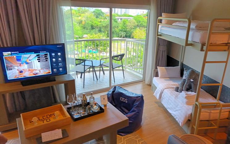 Vue d'une chambre Family de l'hotel Cross Pattaya Pratamnak