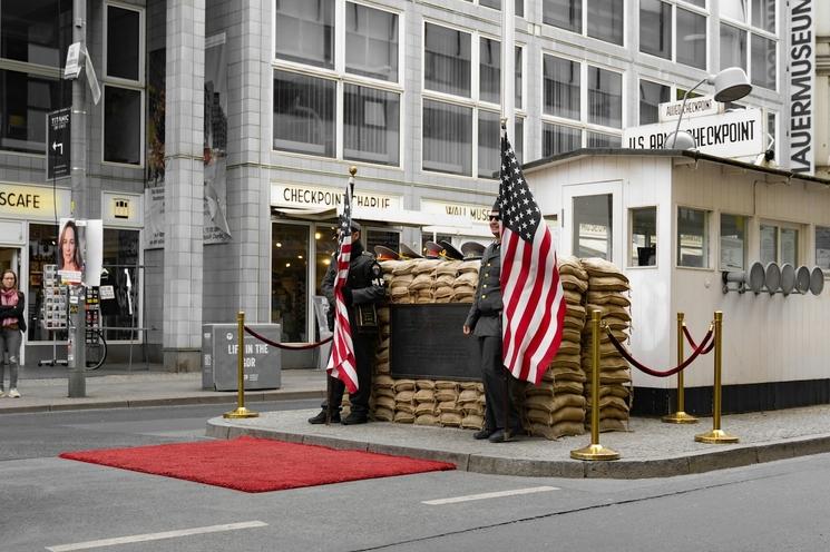 Checkpoint Charlie poste frontière