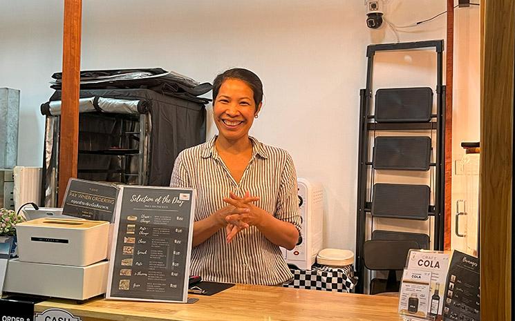 Anne de la pizzeria Anne's Pizza a Chiang Mai